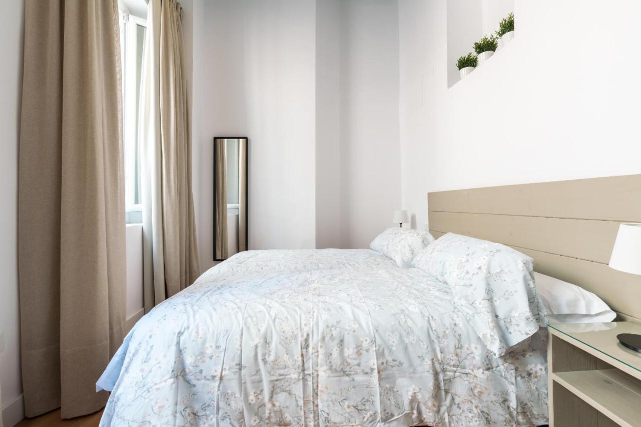 Apartamentos Leoncillos Sevilla Exteriör bild