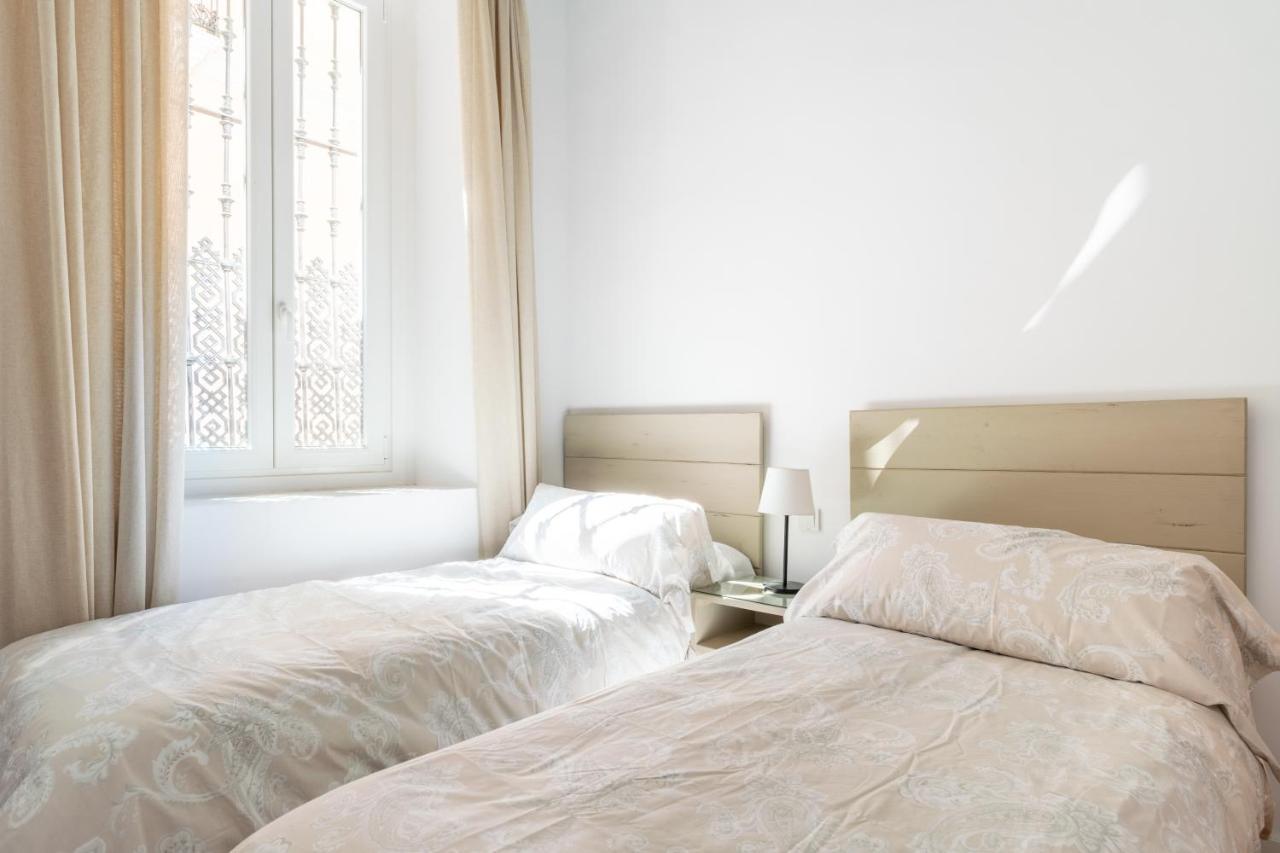 Apartamentos Leoncillos Sevilla Exteriör bild